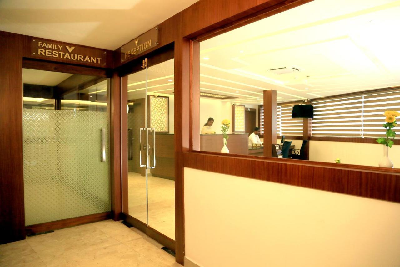 Hotel Victoria International Kattappana Екстериор снимка